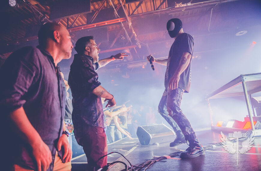 Dubstep, sueur et acouphènes : immersion chez les Bloody Beetroots @ Théâtre Fairmount (Montréal)
